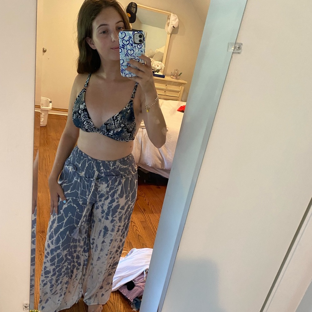 Love these cute tie dye beach pants